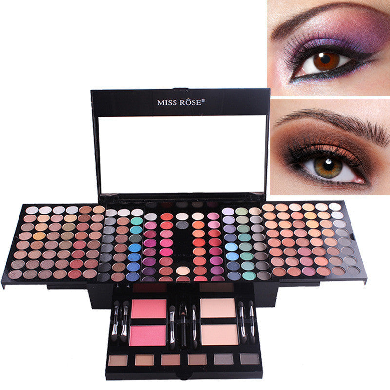 Blush Makeup Box – Compact & Pigmented