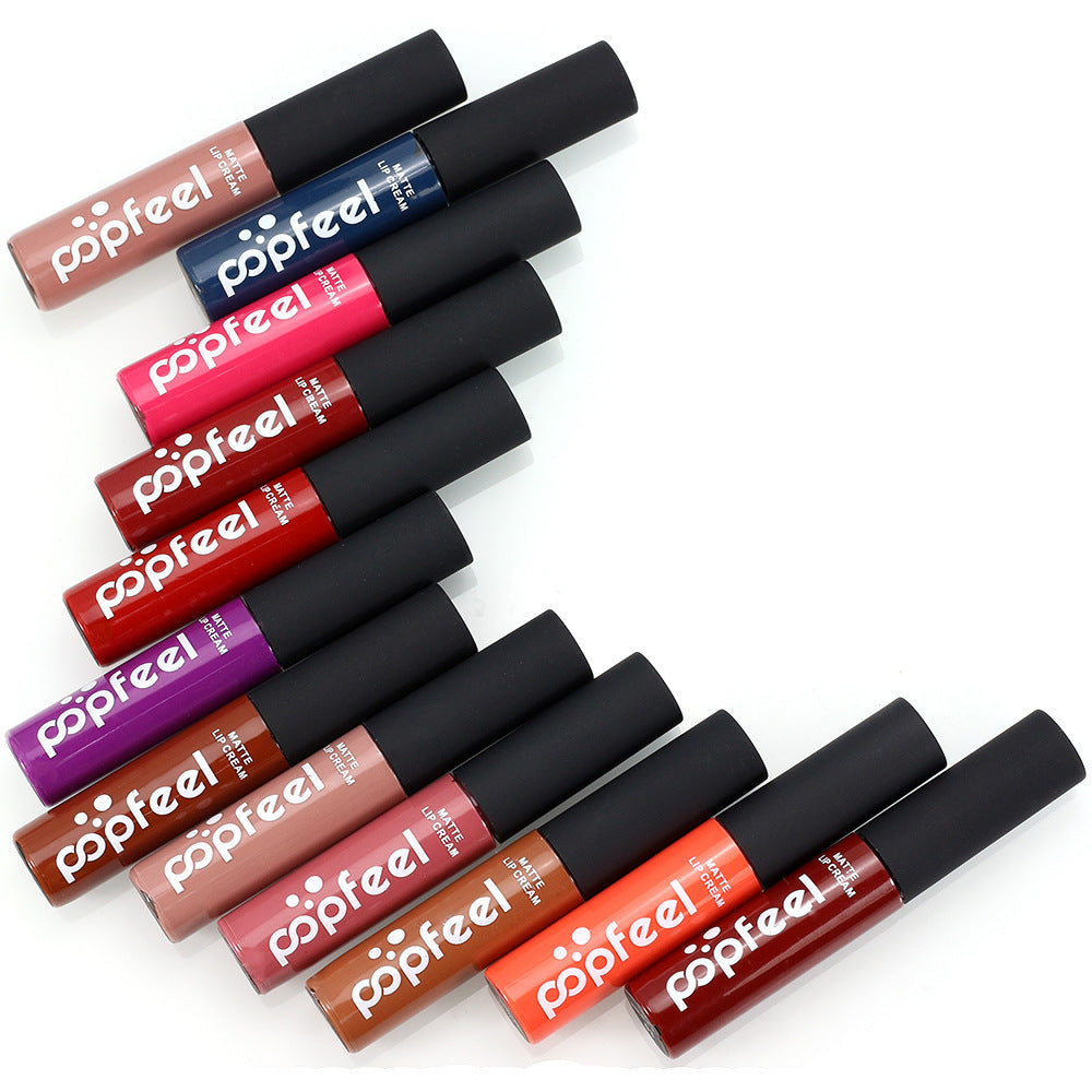 Lip Gloss & Lipstick – Moisturizing & Long-Lasting Color