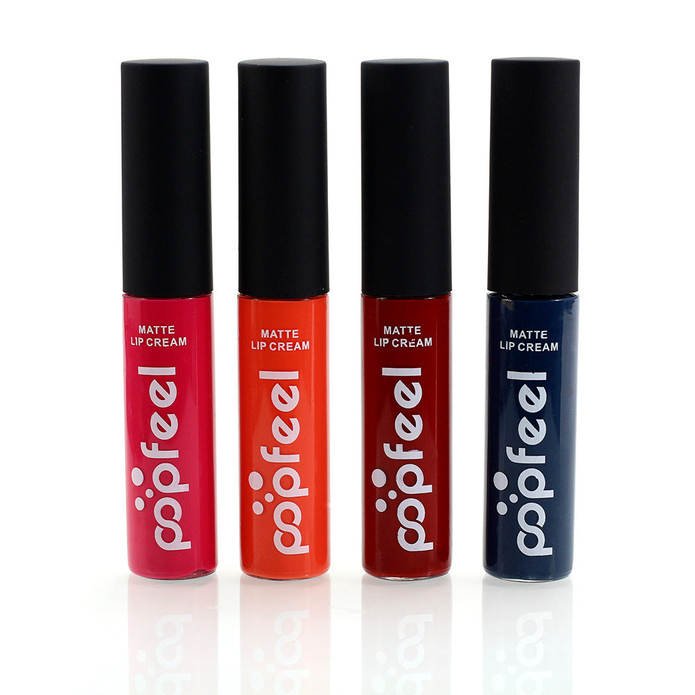 Lip Gloss & Lipstick – Moisturizing & Long-Lasting Color