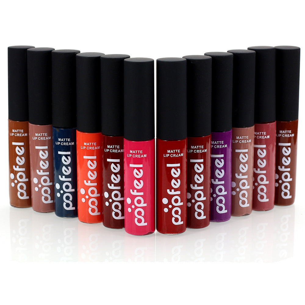 Lip Gloss & Lipstick – Moisturizing & Long-Lasting Color