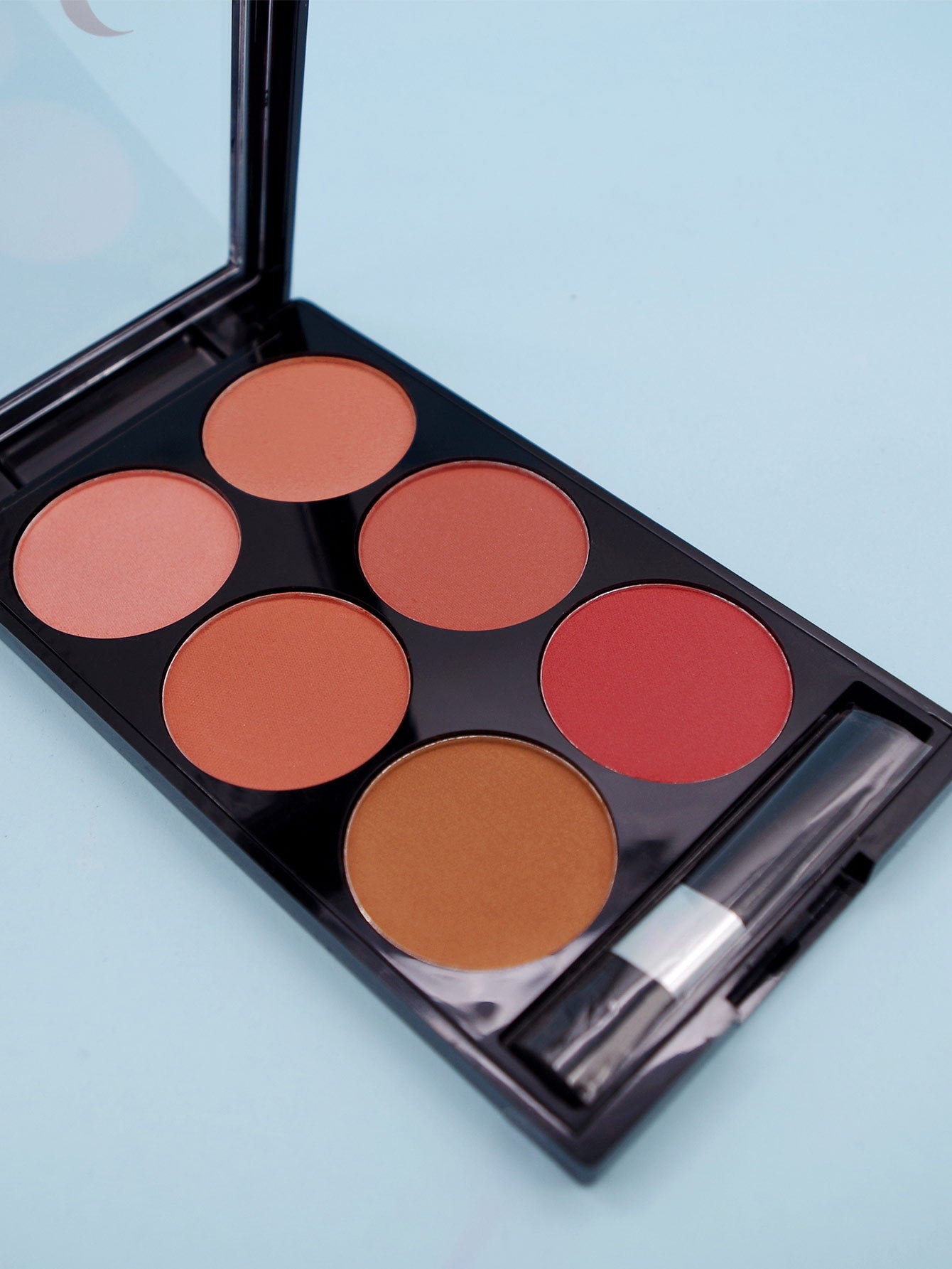 Six-Color Blush Palette – Multi-Color Makeup Set