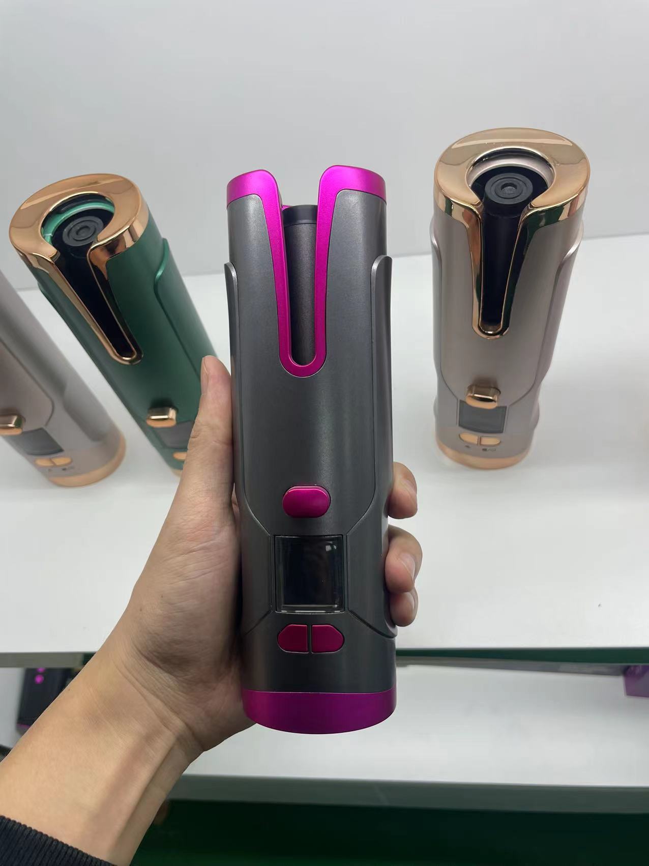 Rechargeable Automatic Hair Curler – Portable LCD Ceramic Rotating Curling Iron